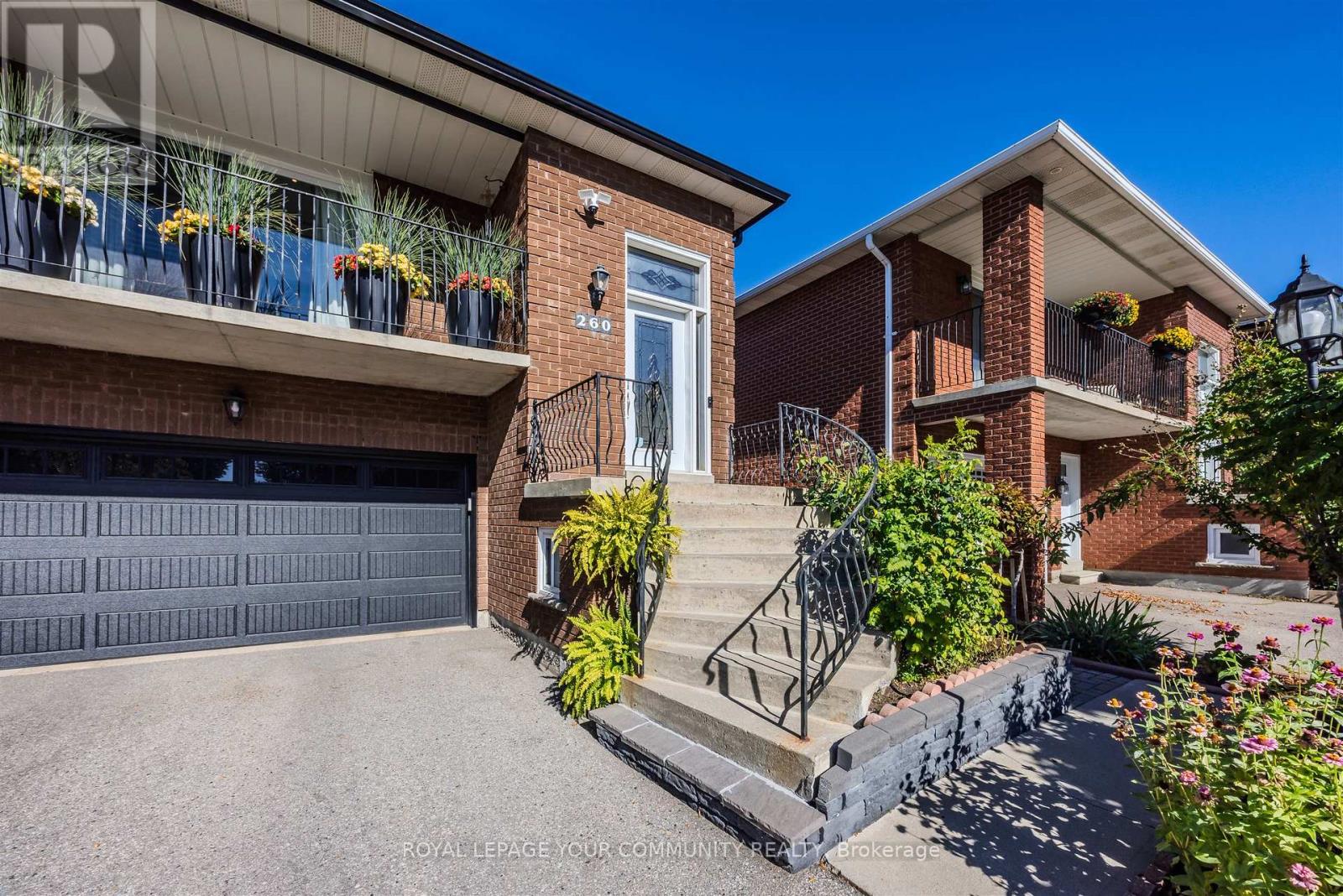 260 Mathewson Street, Vaughan, Ontario  L6A 1B4 - Photo 2 - N12463689