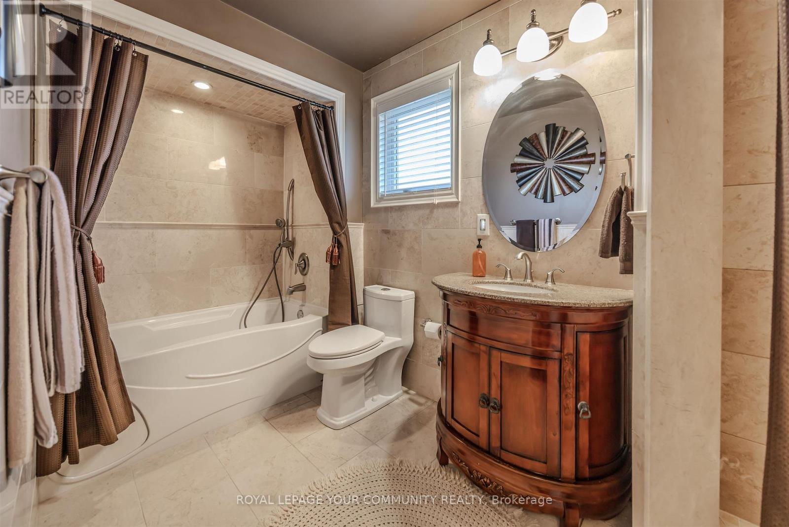 260 Mathewson Street, Vaughan, Ontario  L6A 1B4 - Photo 22 - N12463689
