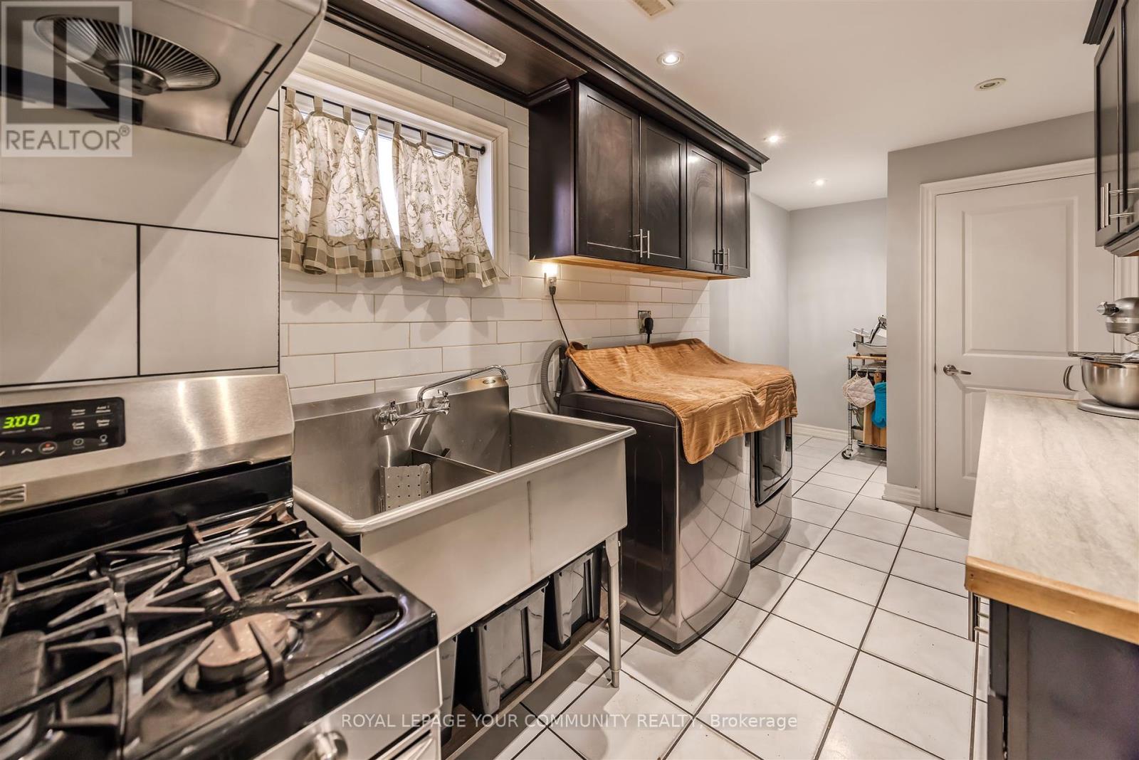 260 Mathewson Street, Vaughan, Ontario  L6A 1B4 - Photo 30 - N12463689