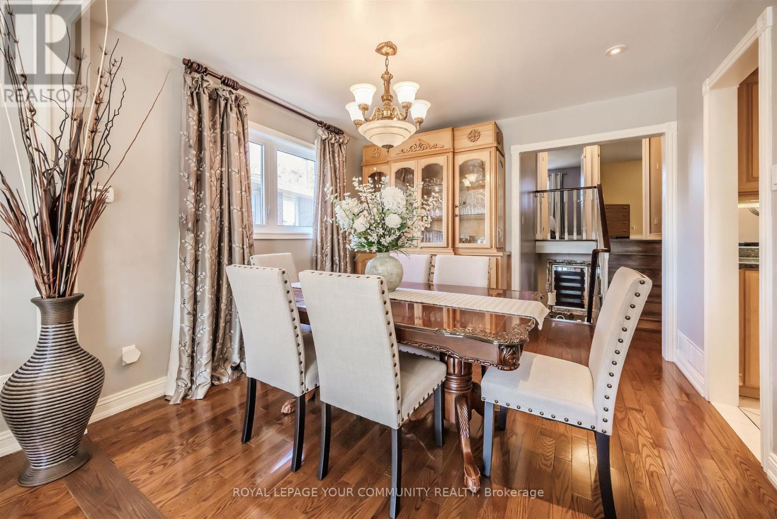 260 Mathewson Street, Vaughan, Ontario  L6A 1B4 - Photo 8 - N12463689