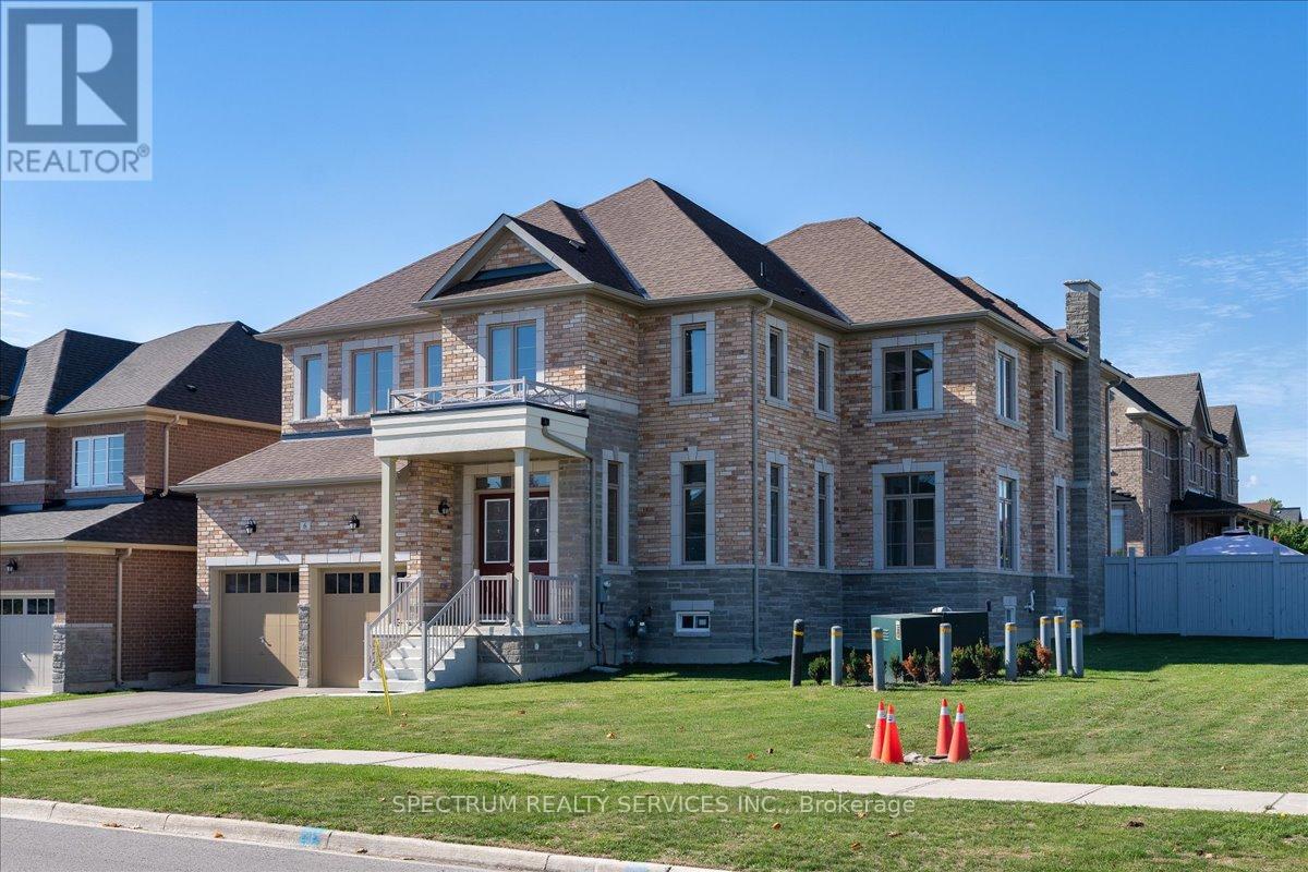 6 Barrow Avenue, Bradford West Gwillimbury (Bradford), Ontario  L3Z 0W1 - Photo 4 - N12463716