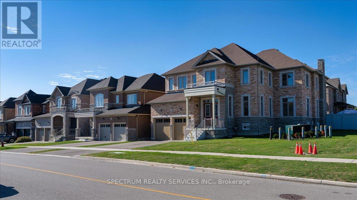 6 Barrow Avenue, Bradford West Gwillimbury (Bradford), Ontario  L3Z 0W1 - Photo 5 - N12463716
