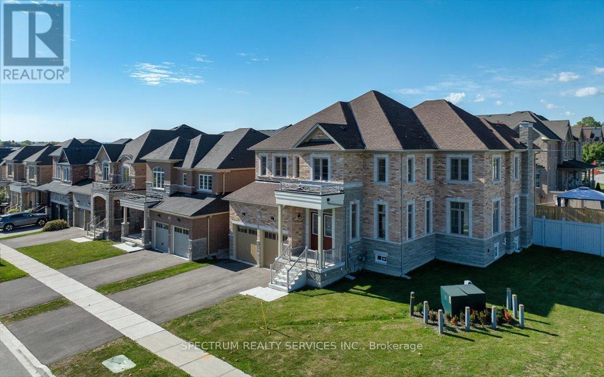 6 Barrow Avenue, Bradford West Gwillimbury (Bradford), Ontario  L3Z 0W1 - Photo 8 - N12463716