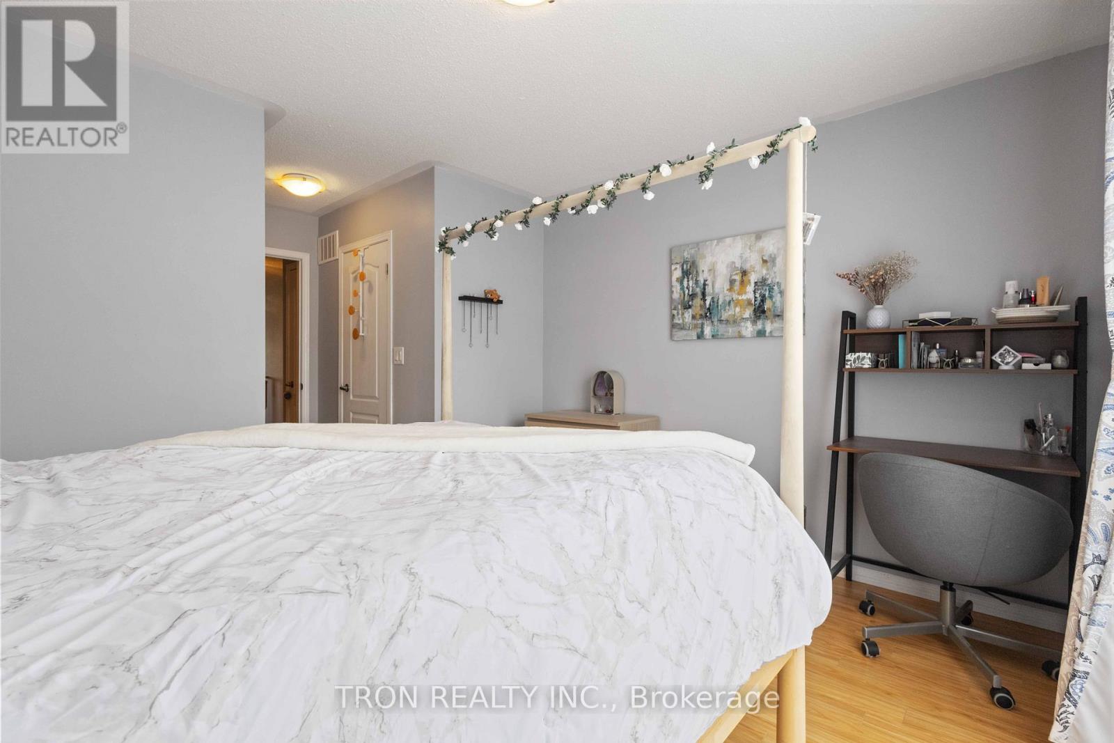 5253 Major Mackenzie Drive E, Markham, Ontario  L6C 0N3 - Photo 23 - N12463729