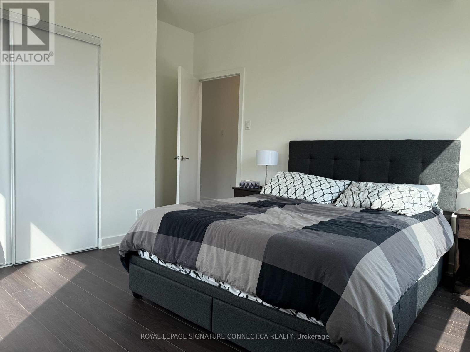 223 - 101 Cathedral High Street, Markham, Ontario  L6C 0P1 - Photo 18 - N12463735