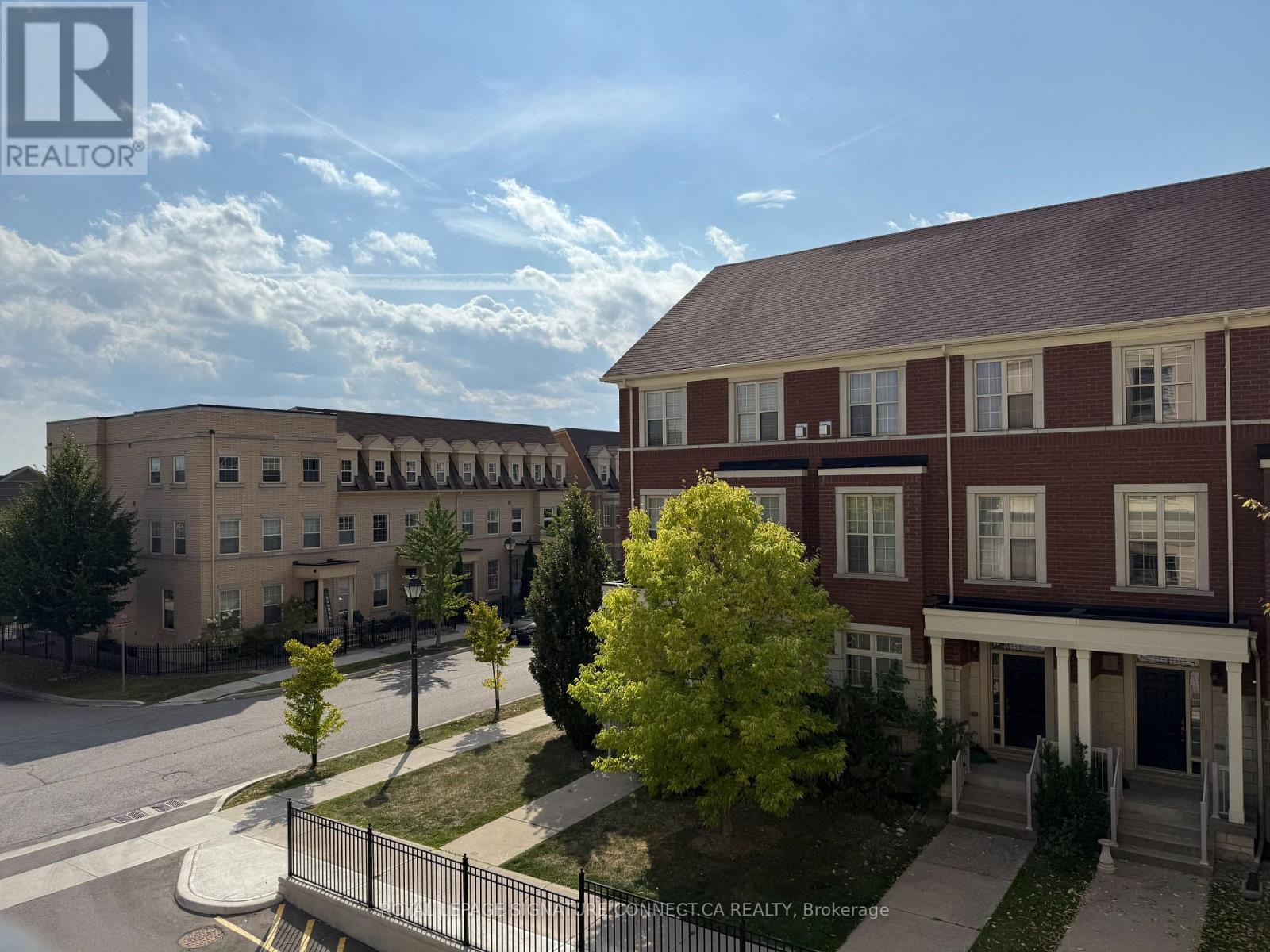 223 - 101 Cathedral High Street, Markham, Ontario  L6C 0P1 - Photo 24 - N12463735