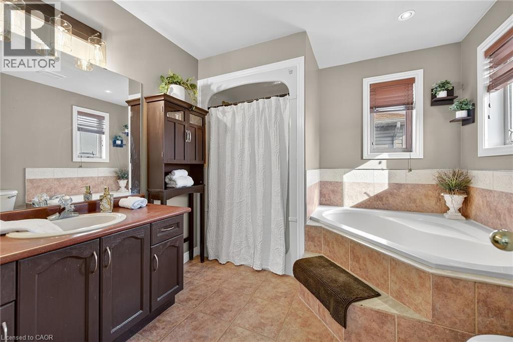 133 Eringate Drive, Stoney Creek, Ontario  L8J 3Y8 - Photo 24 - 40779428