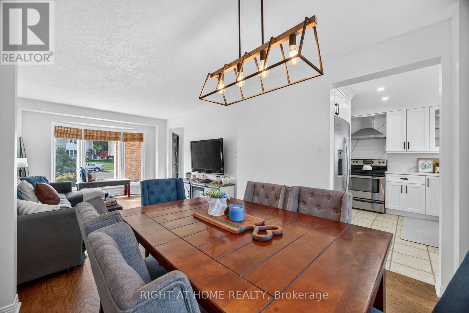 13 Orwell Crescent, Barrie, Ontario  L4N 6N3 - Photo 5 - S12463637