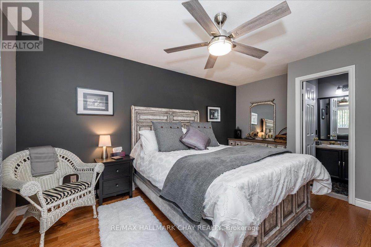 114 Chieftain Crescent, Barrie, Ontario  L4N 6J3 - Photo 10 - S12463734