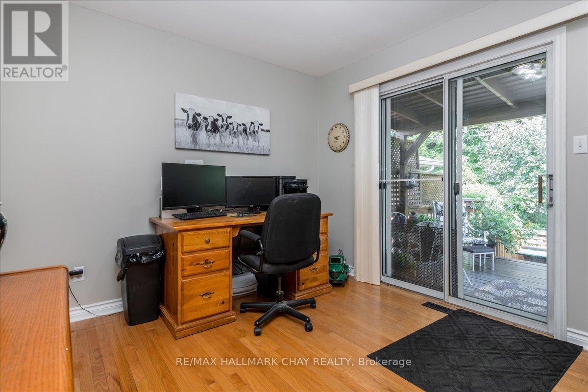 114 Chieftain Crescent, Barrie, Ontario  L4N 6J3 - Photo 5 - S12463734