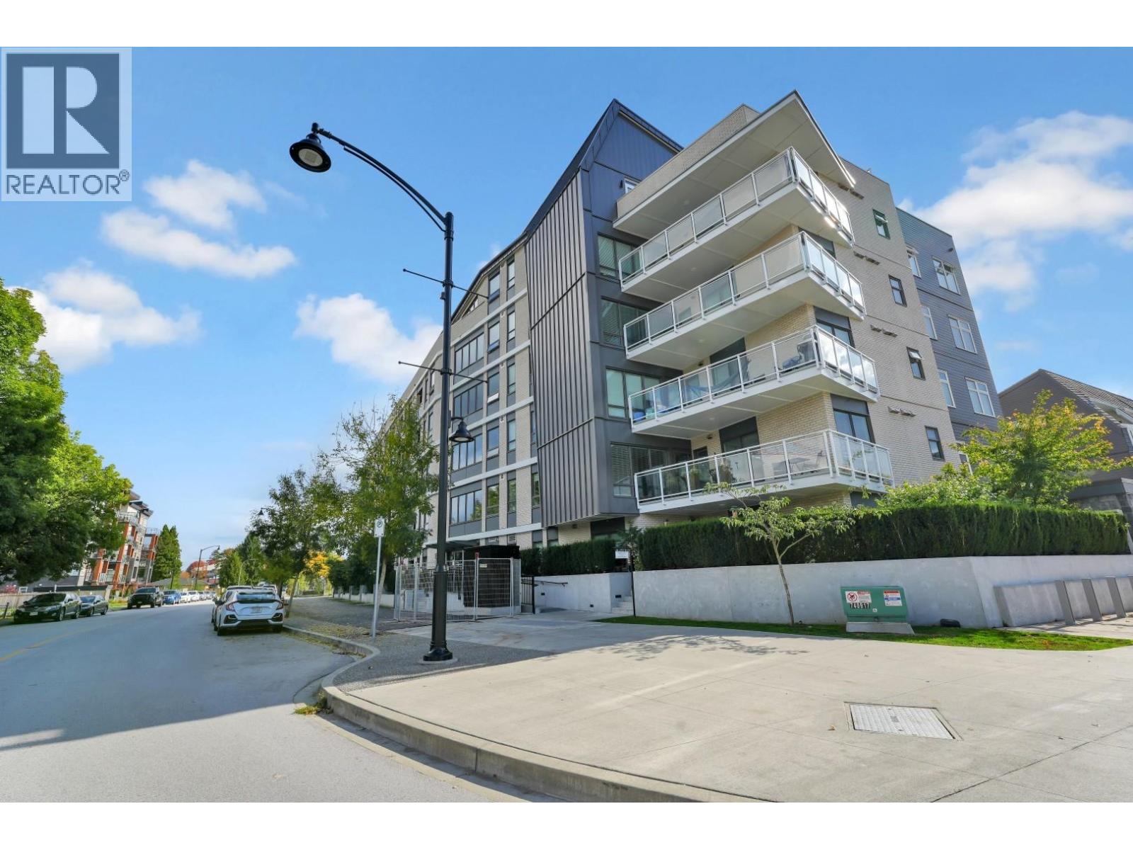411 22226 BROWN AVENUE, maple ridge, British Columbia