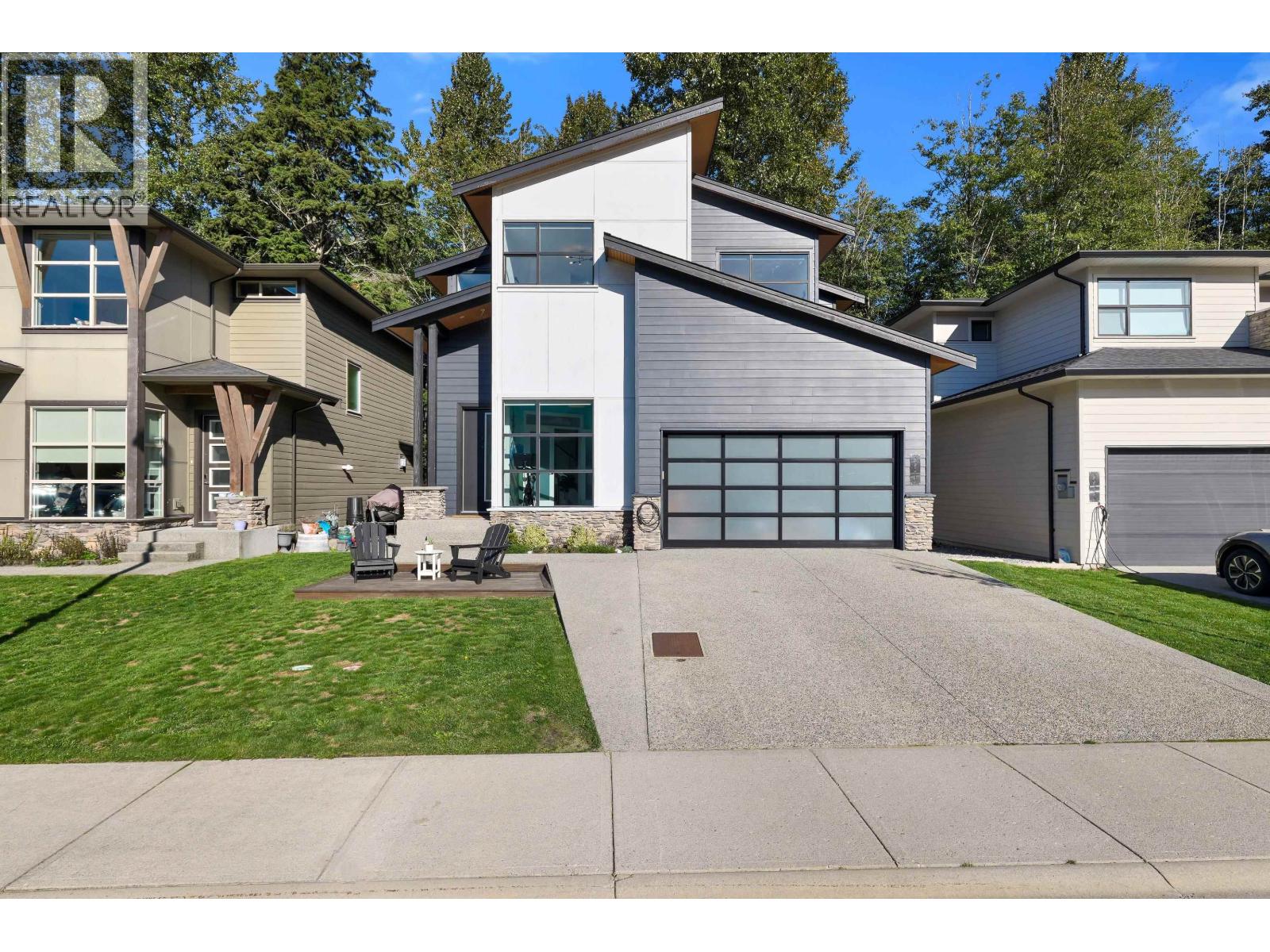 39349 Falcon Crescent, Squamish, British Columbia  V8B 0Y9 - Photo 2 - R3058705