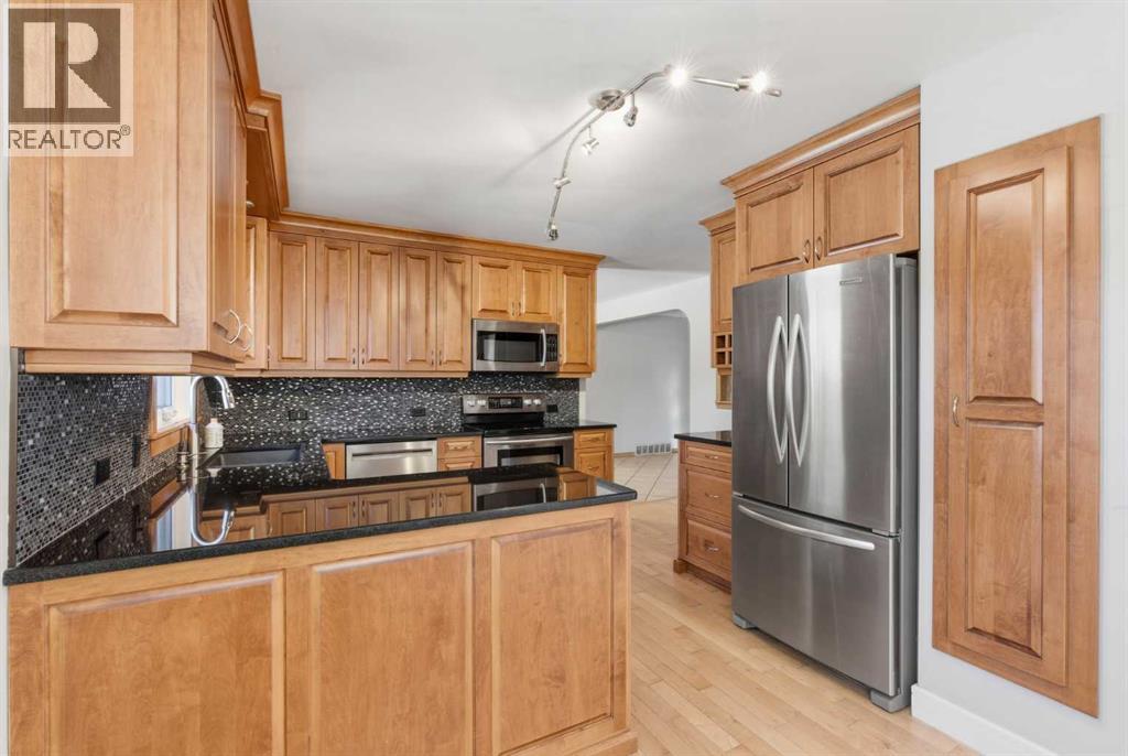 2021 Mountview Crescent Ne, Calgary, Alberta  T2E 5N4 - Photo 2 - A2263999