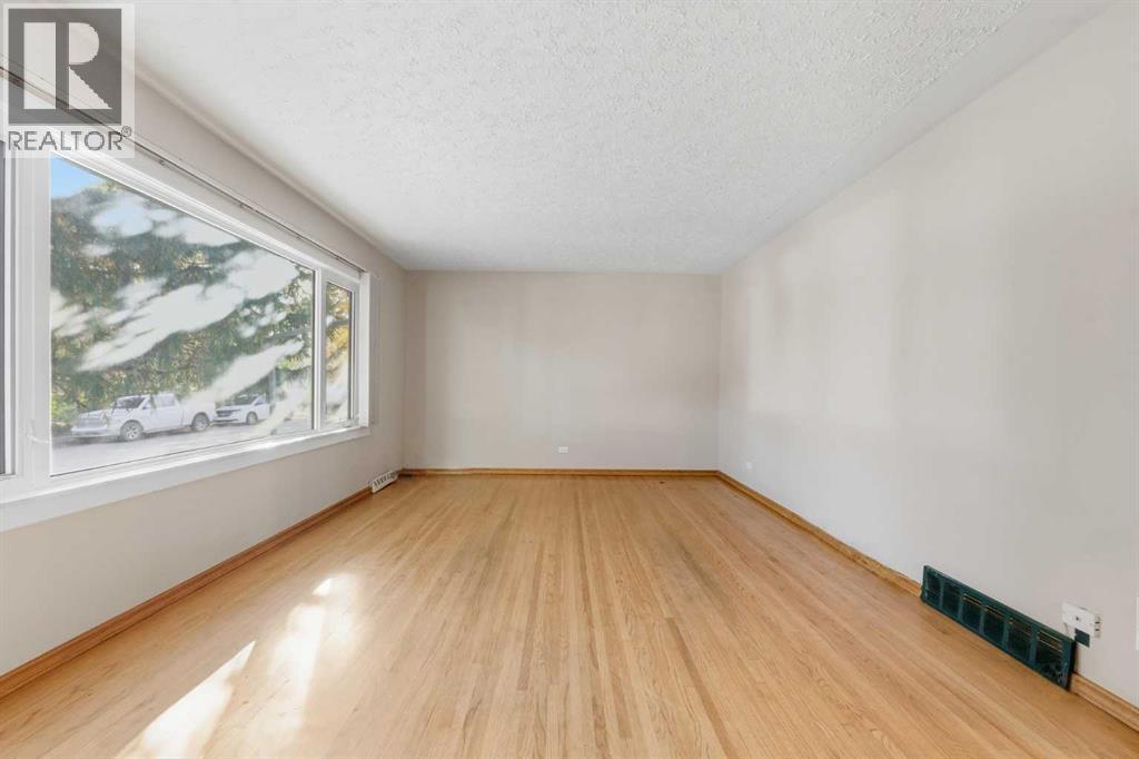 2021 Mountview Crescent Ne, Calgary, Alberta  T2E 5N4 - Photo 9 - A2263999