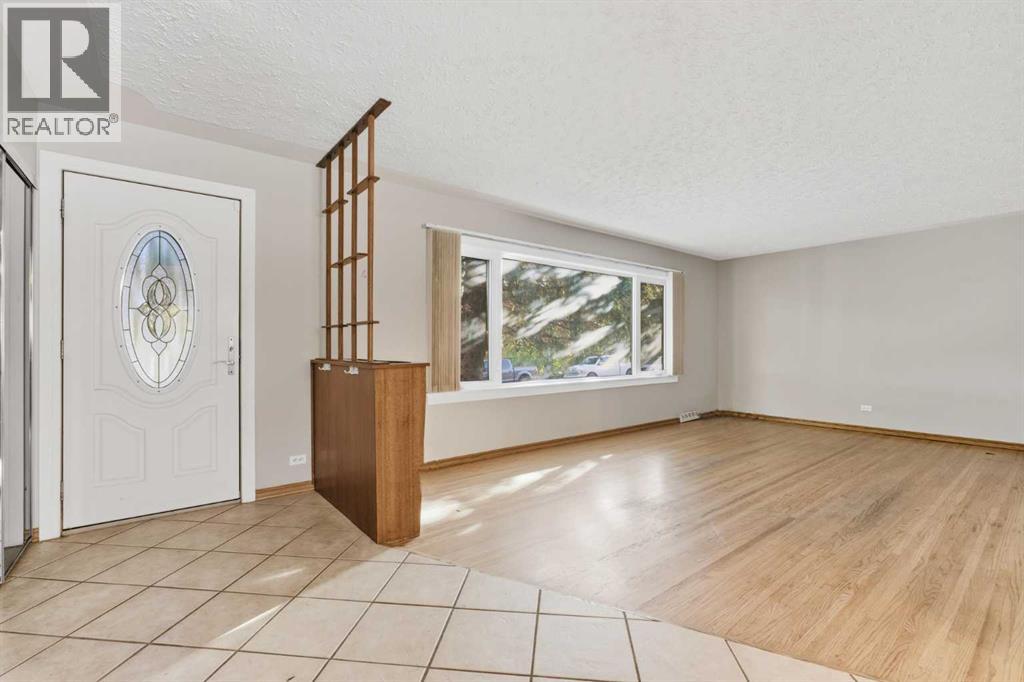 2021 Mountview Crescent Ne, Calgary, Alberta  T2E 5N4 - Photo 8 - A2263999