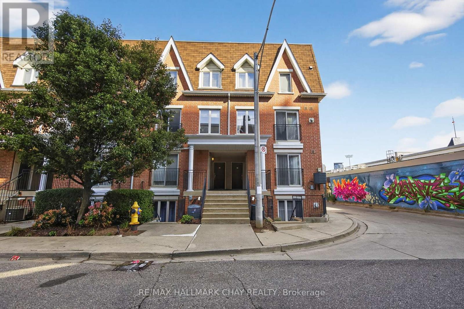606 - 15 Laidlaw Street, Toronto, Ontario  M6K 1X3 - Photo 1 - W12463621