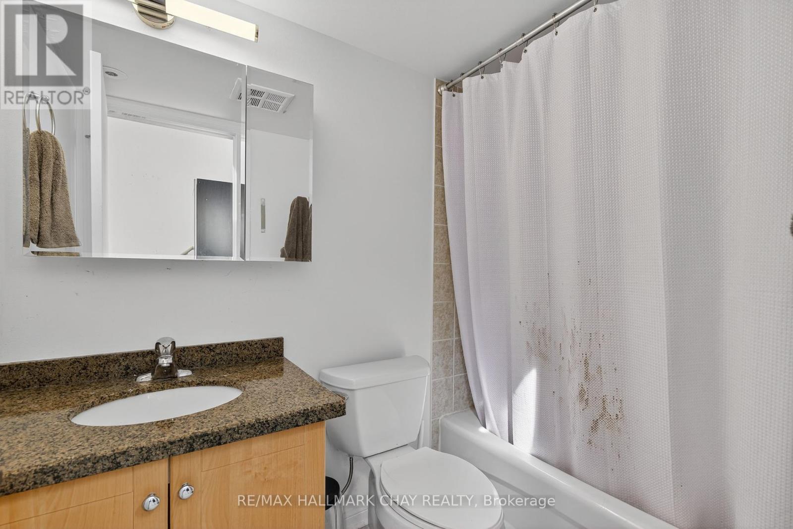 606 - 15 Laidlaw Street, Toronto, Ontario  M6K 1X3 - Photo 11 - W12463621