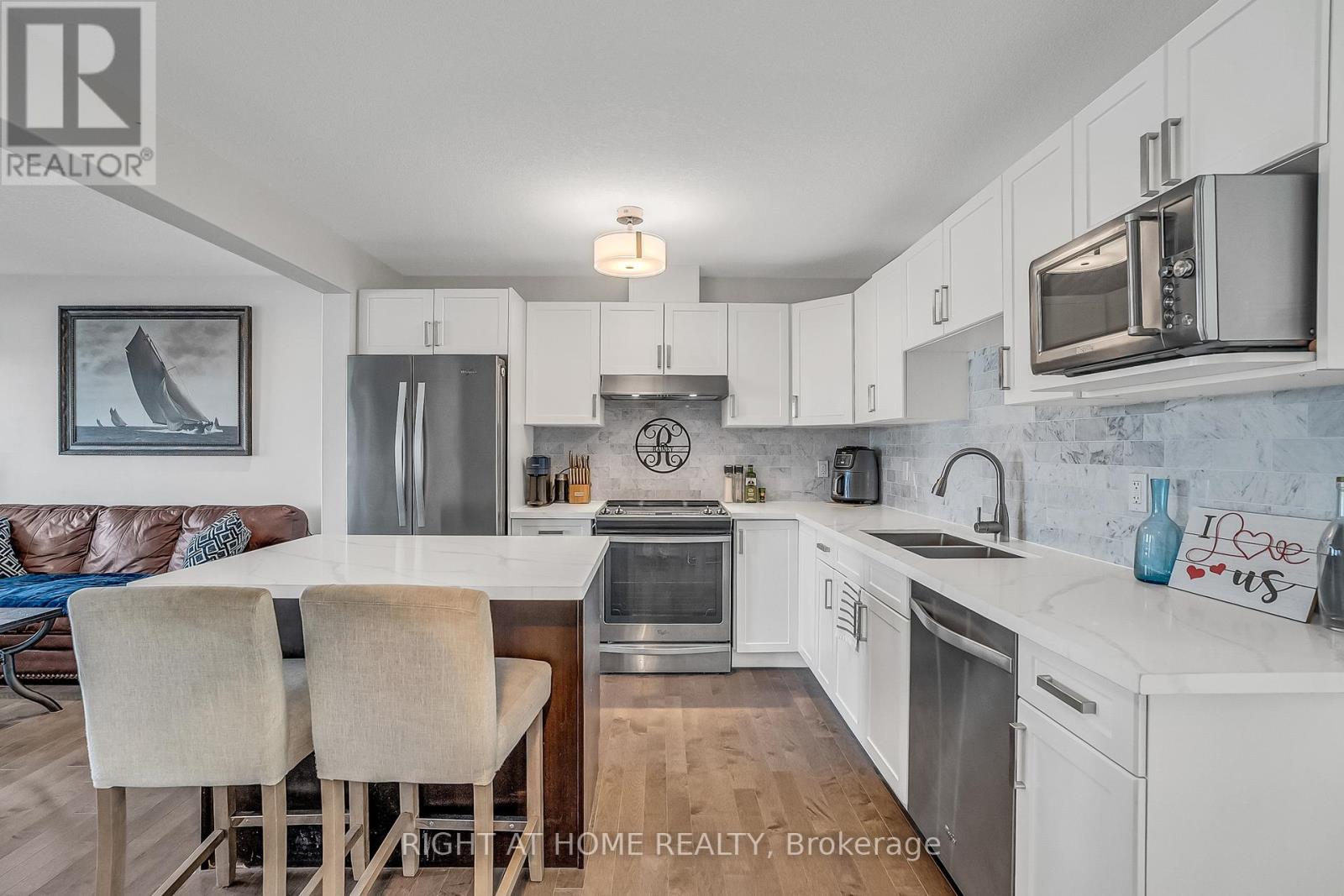 88 Winterton Court N, Orangeville, Ontario  L9W 6Z7 - Photo 12 - W12463644