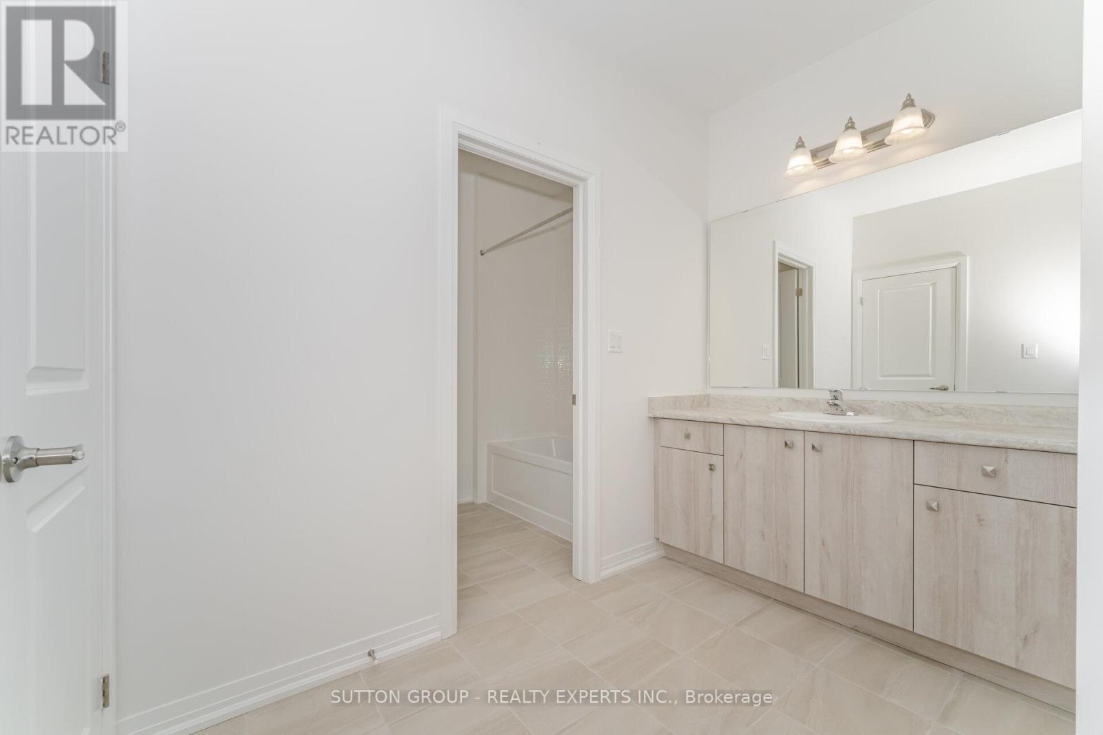 6 Raja Street, Brampton, Ontario  L6P 3K8 - Photo 37 - W12463653