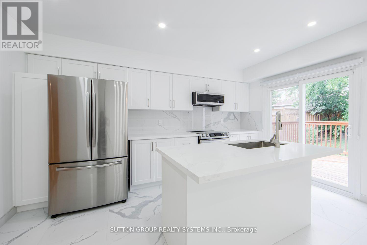 2029 Westmount Drive, Oakville, Ontario  L6M 3P9 - Photo 15 - W12463663