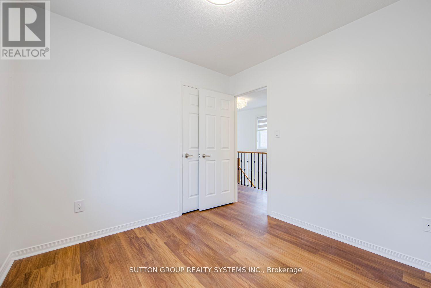 2029 Westmount Drive, Oakville, Ontario  L6M 3P9 - Photo 33 - W12463663