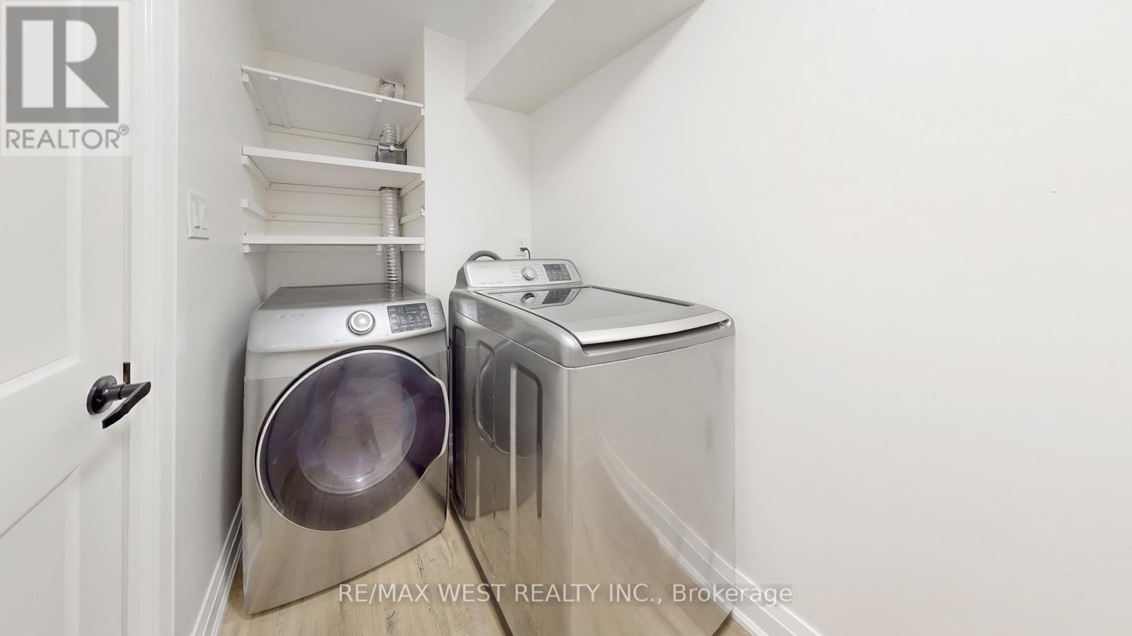 404 - 1535 Lakeshore Road E, Mississauga, Ontario  L5E 3E2 - Photo 17 - W12463670