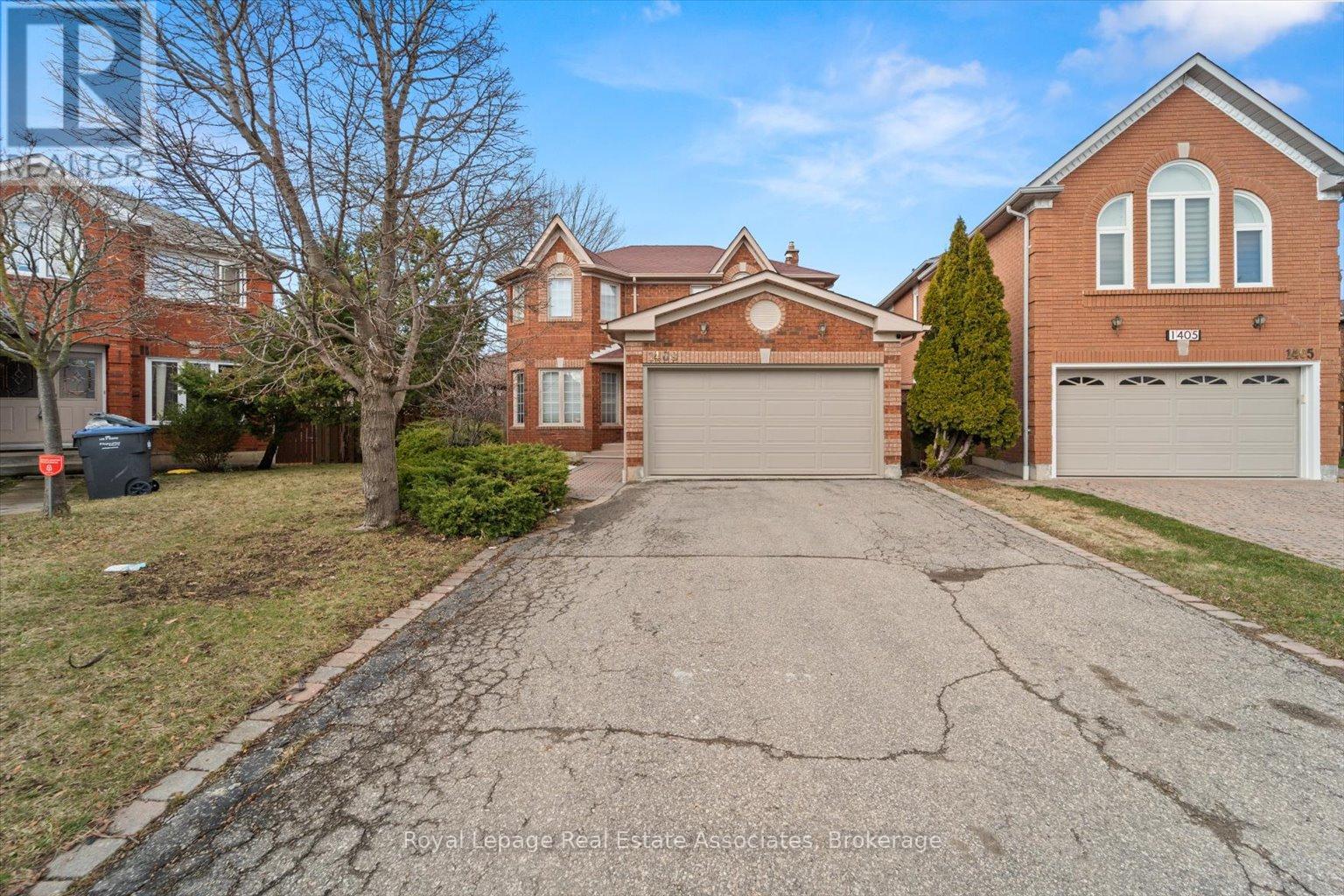 Lower - 1409 Grist Mill Court, Mississauga, Ontario  L5V 1S5 - Photo 1 - W12463672