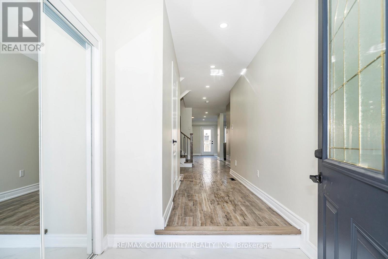 10 Tanasi Road, Brampton, Ontario  L6X 0K4 - Photo 2 - W12463673