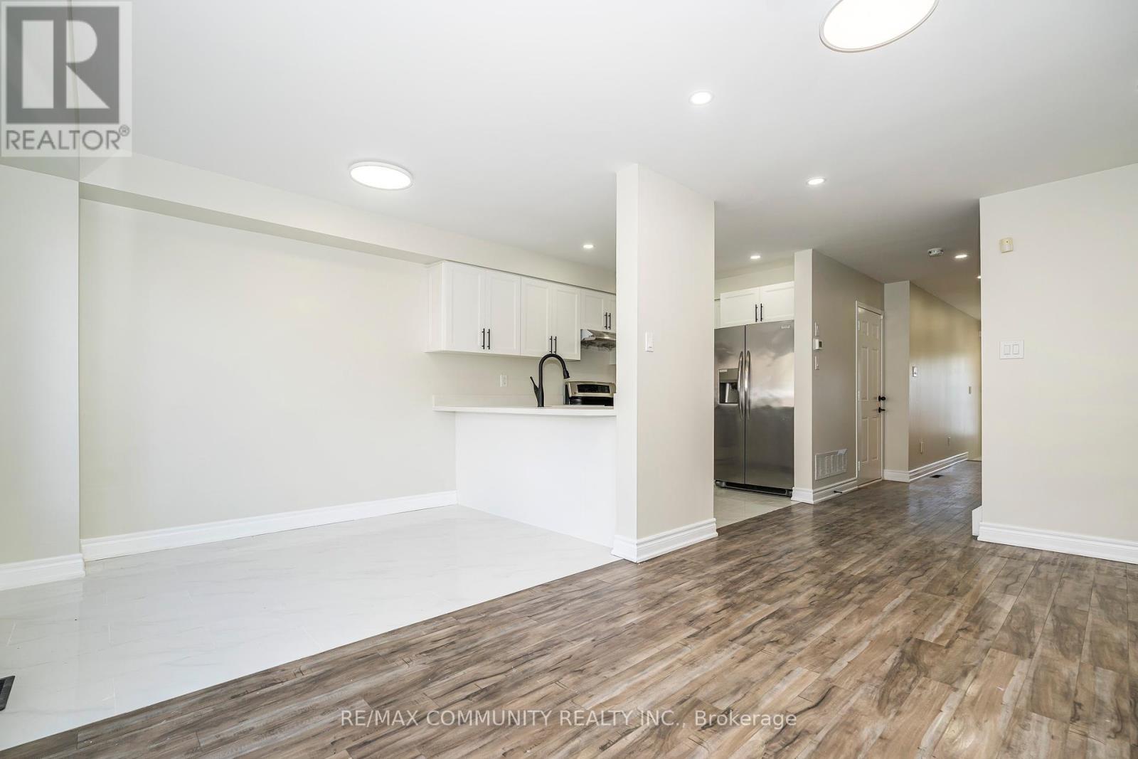 10 Tanasi Road, Brampton, Ontario  L6X 0K4 - Photo 8 - W12463673