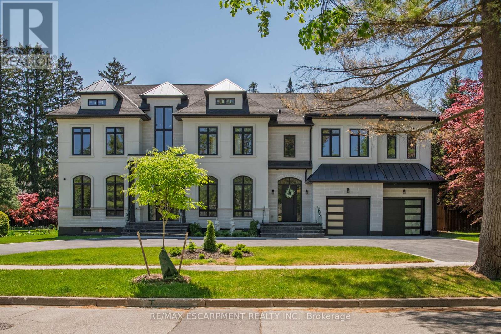 2110 Stonehouse Crescent, Mississauga, Ontario  L5H 3J1 - Photo 2 - W12463676