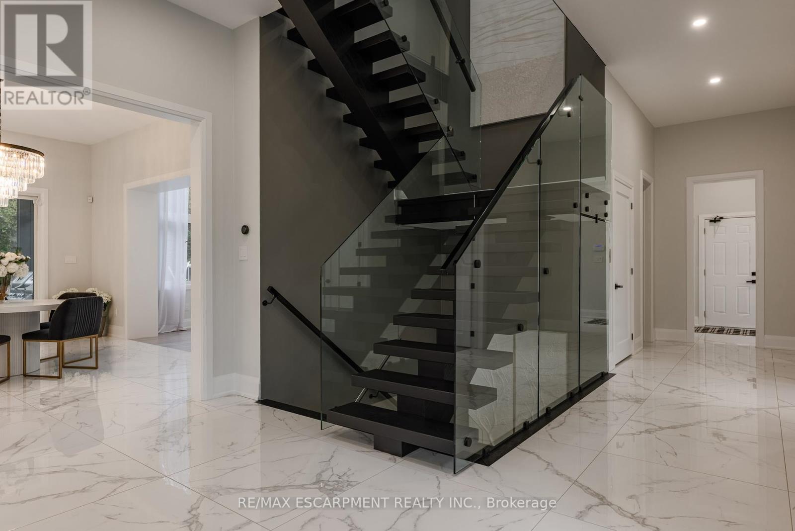 2110 Stonehouse Crescent, Mississauga, Ontario  L5H 3J1 - Photo 21 - W12463676