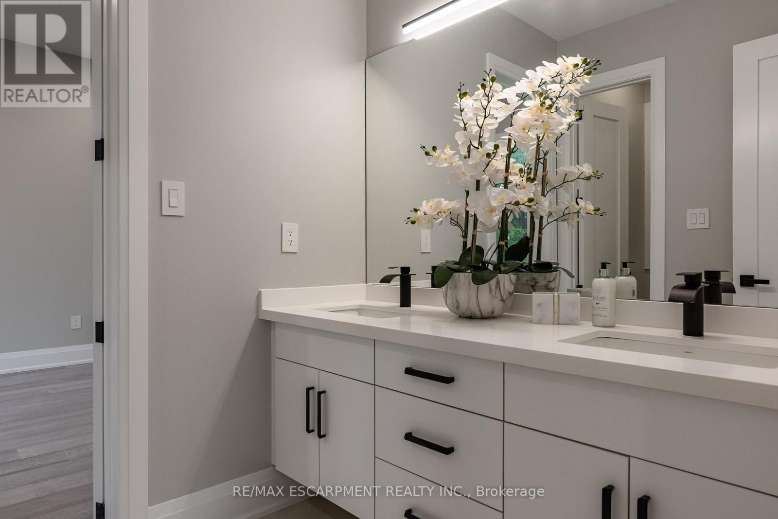 2110 Stonehouse Crescent, Mississauga, Ontario  L5H 3J1 - Photo 30 - W12463676