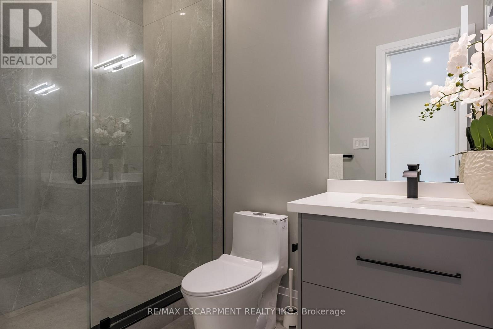 2110 Stonehouse Crescent, Mississauga, Ontario  L5H 3J1 - Photo 33 - W12463676