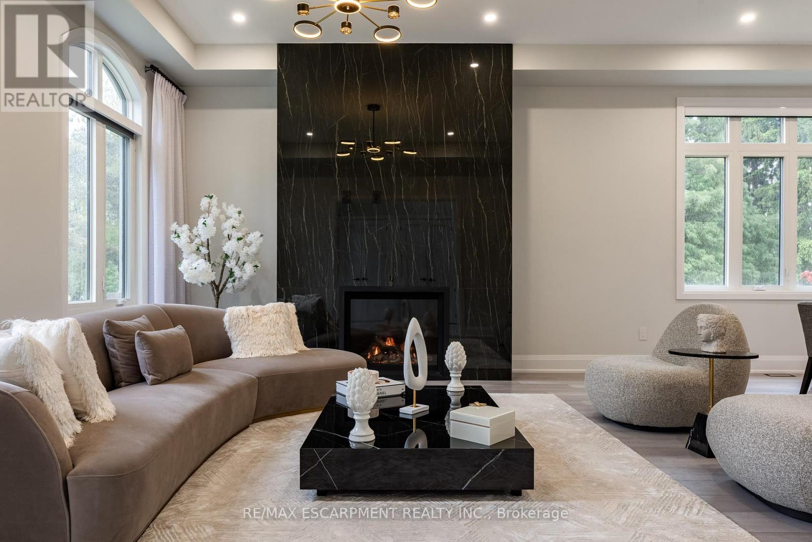 2110 Stonehouse Crescent, Mississauga, Ontario  L5H 3J1 - Photo 8 - W12463676
