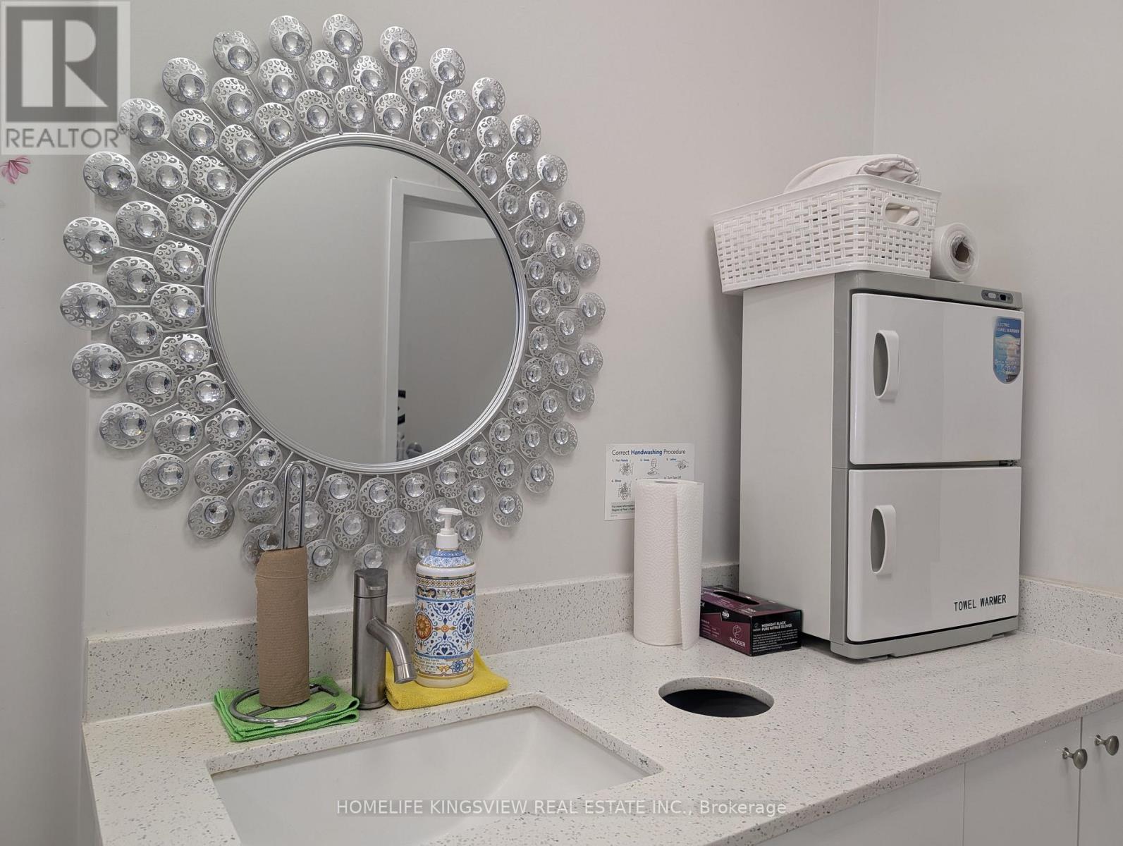9 - 1865 Lakeshore Road W, Mississauga, Ontario  L5J 4P1 - Photo 7 - W12463678