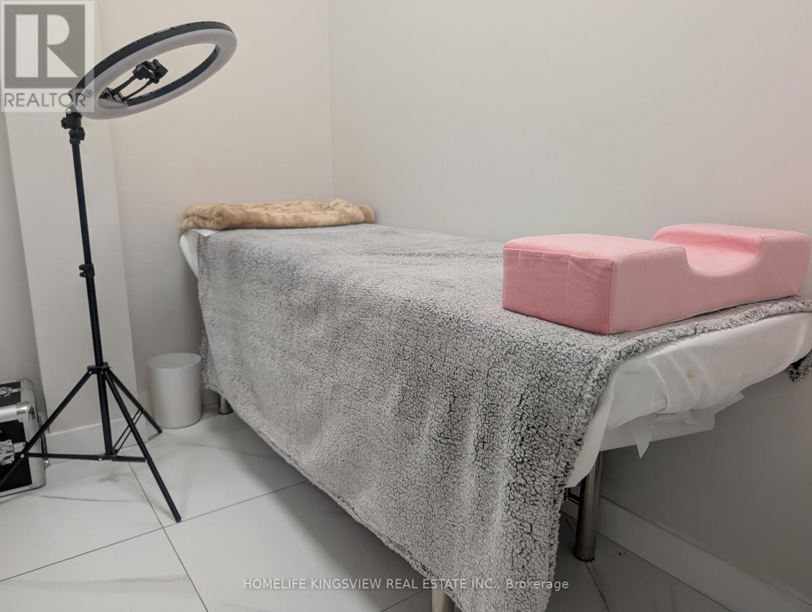 9 - 1865 Lakeshore Road W, Mississauga, Ontario  L5J 4P1 - Photo 8 - W12463678