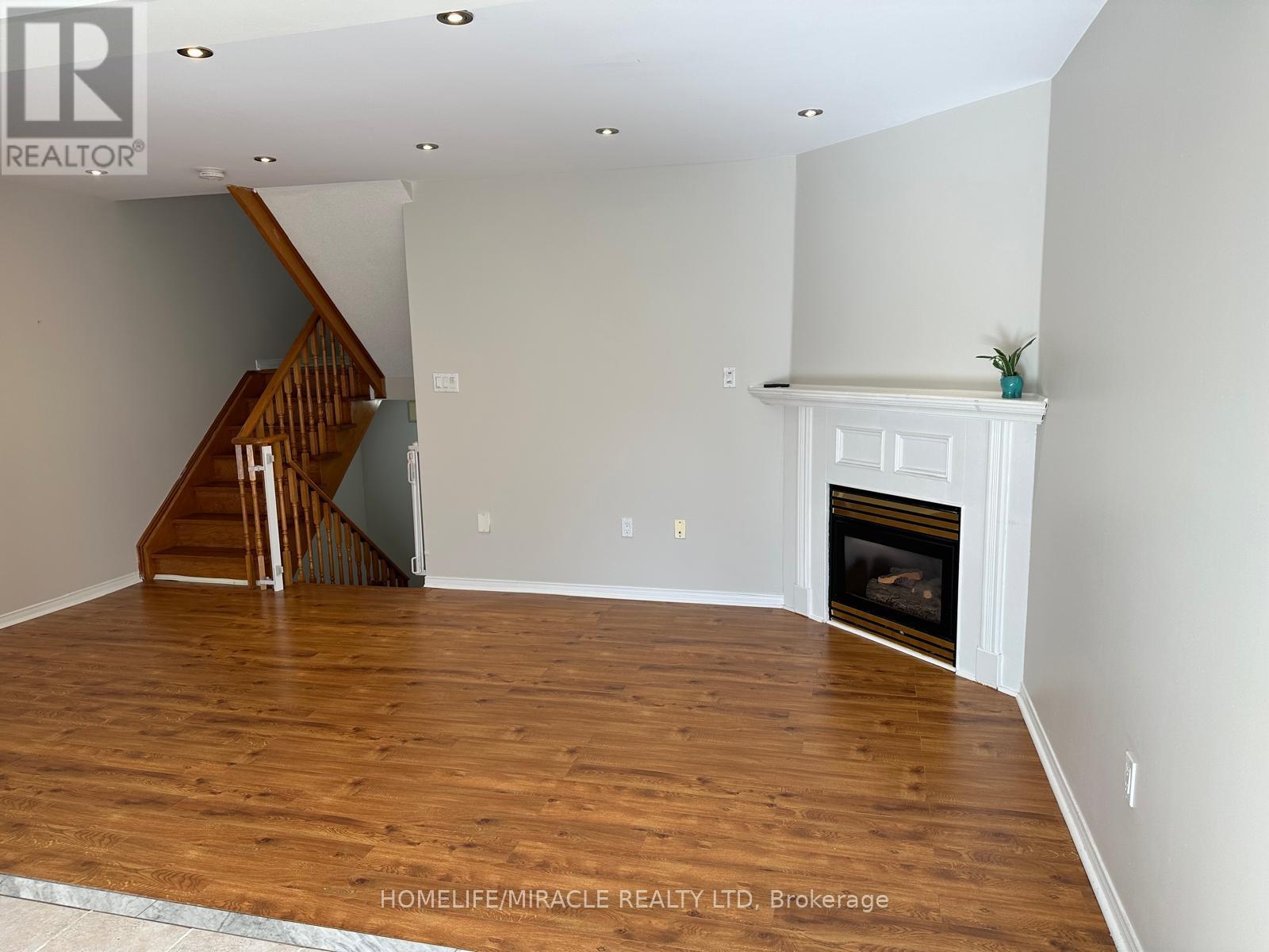 67 - 1588 South Parade Court, Mississauga, Ontario  L5M 6E7 - Photo 5 - W12463679