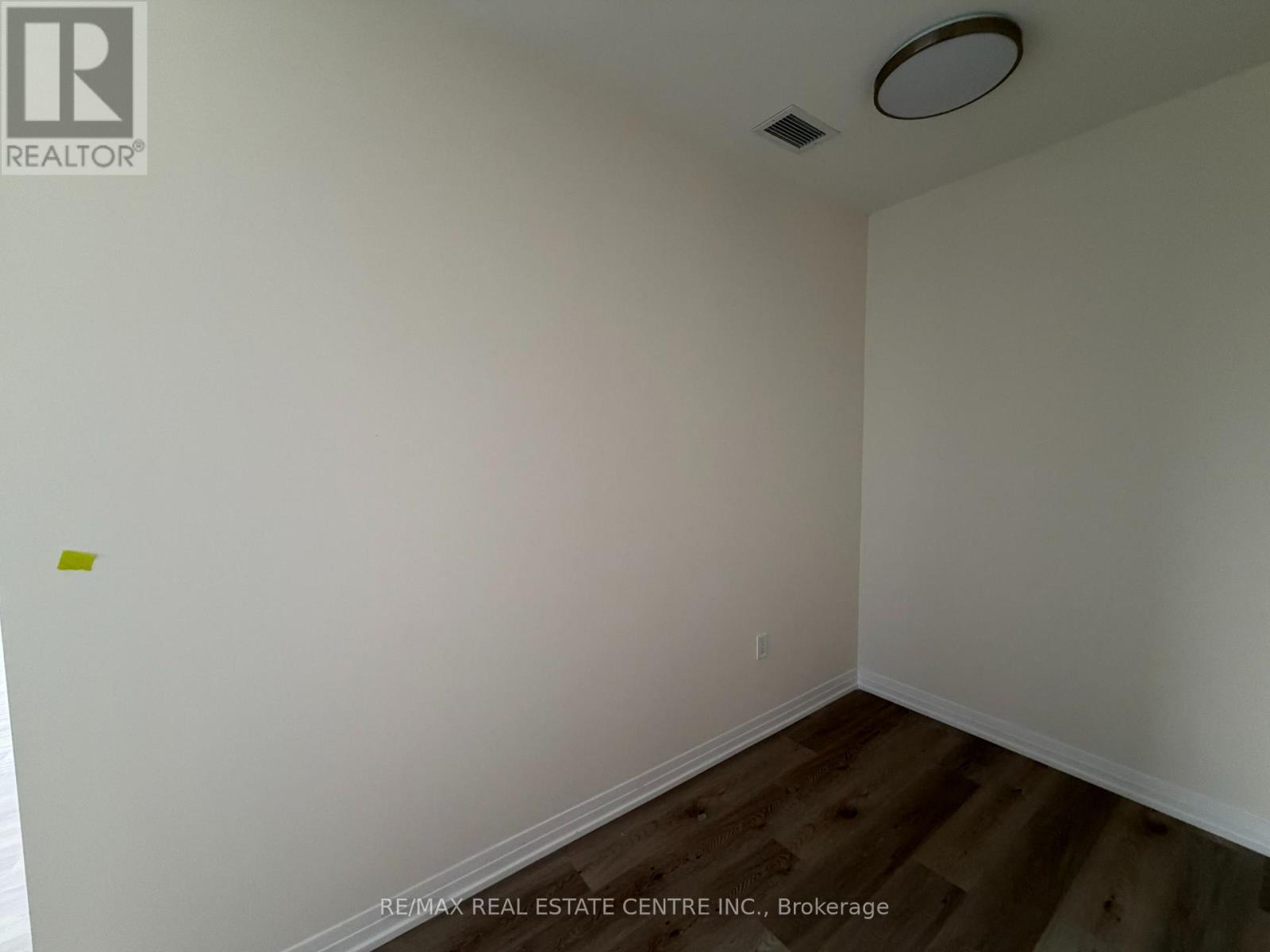 706 - 15 Watergarden Drive, Mississauga, Ontario  L5R 0H4 - Photo 6 - W12463693
