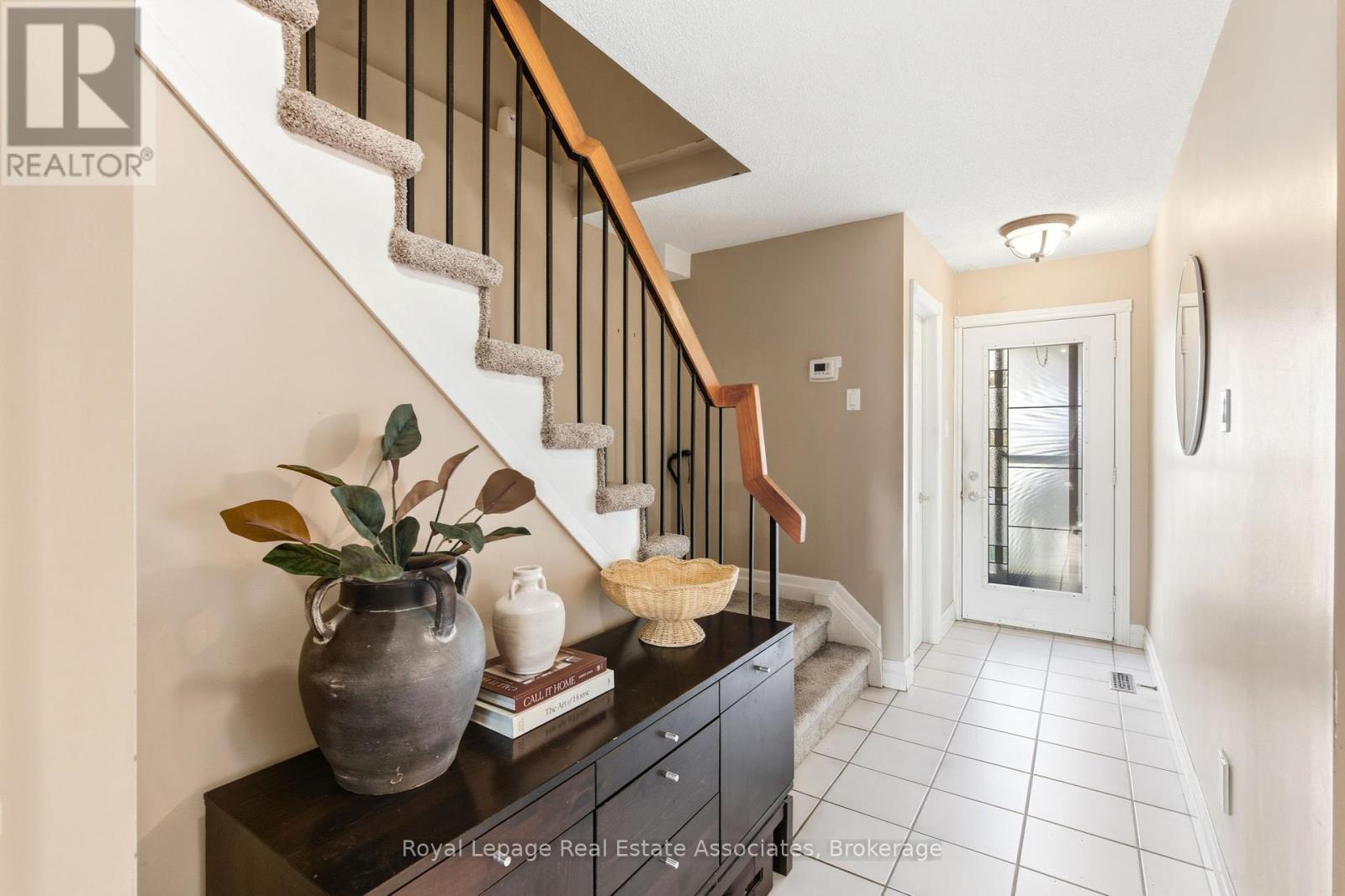 60 Newbridge Crescent, Brampton, Ontario  L6S 4B3 - Photo 15 - W12463694