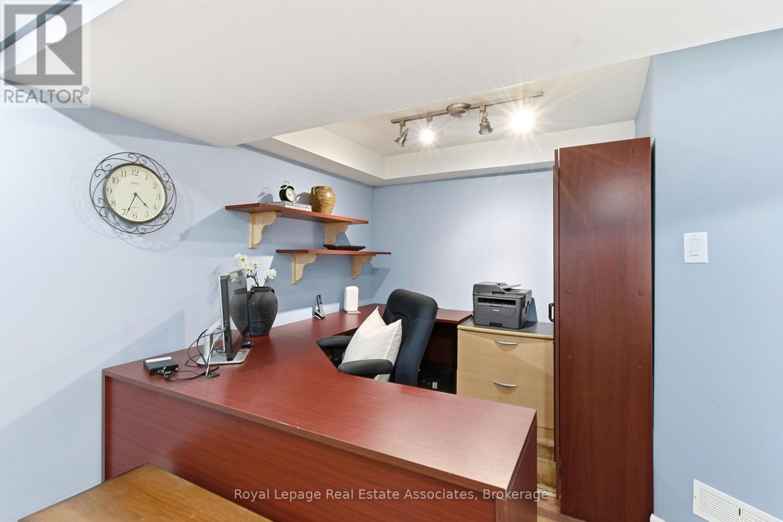 60 Newbridge Crescent, Brampton, Ontario  L6S 4B3 - Photo 28 - W12463694
