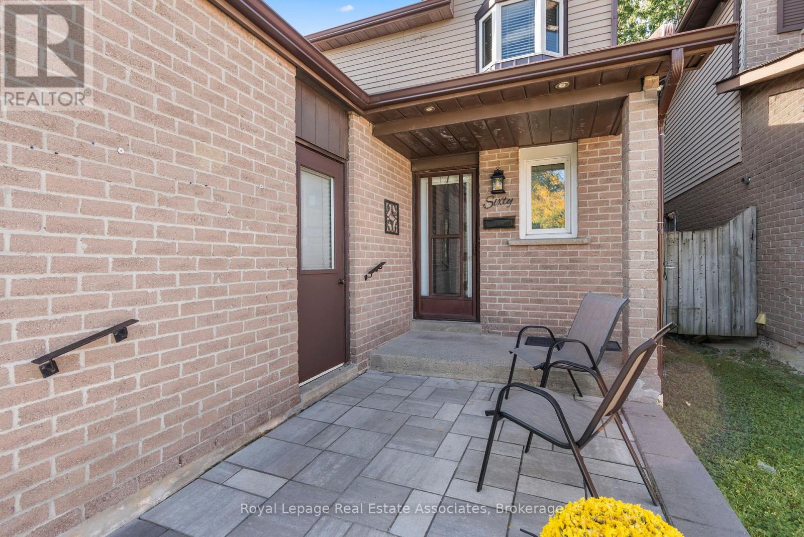 60 Newbridge Crescent, Brampton, Ontario  L6S 4B3 - Photo 3 - W12463694