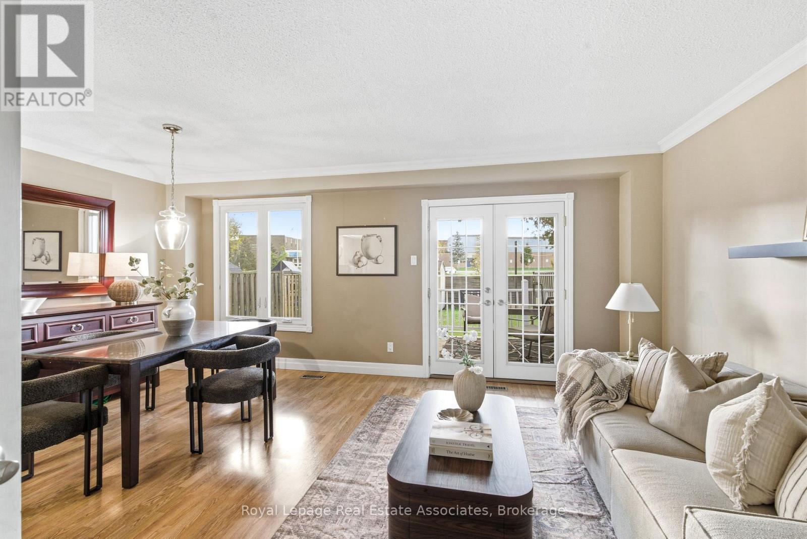 60 Newbridge Crescent, Brampton, Ontario  L6S 4B3 - Photo 4 - W12463694