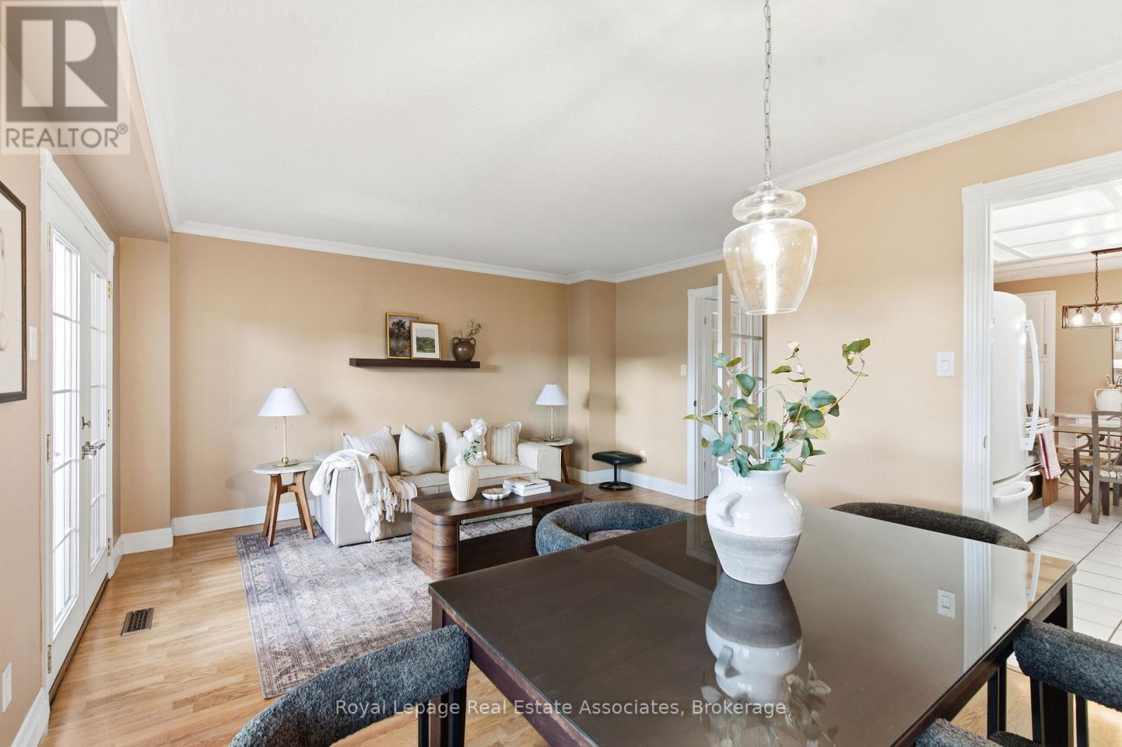 60 Newbridge Crescent, Brampton, Ontario  L6S 4B3 - Photo 7 - W12463694