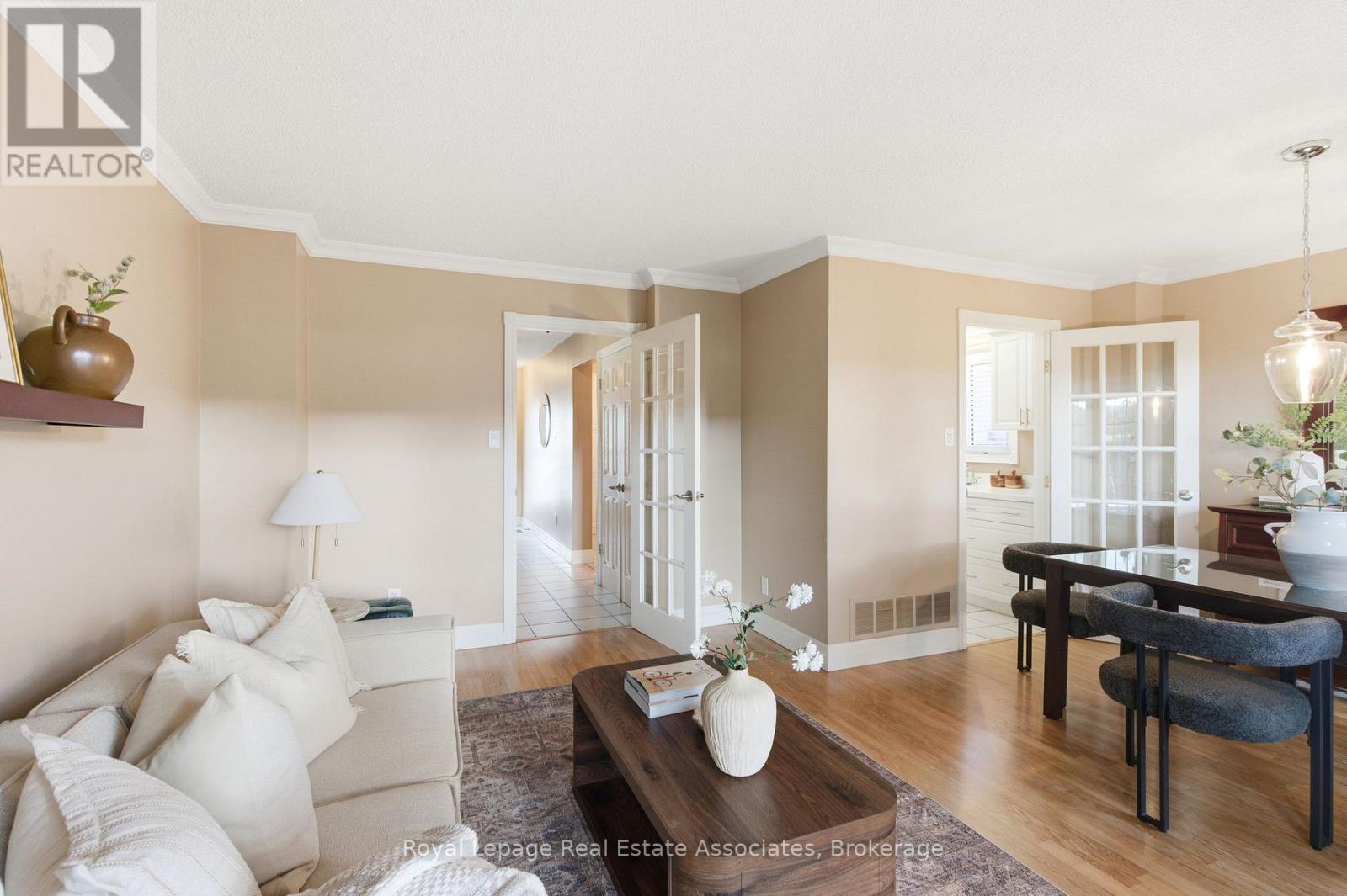 60 Newbridge Crescent, Brampton, Ontario  L6S 4B3 - Photo 8 - W12463694