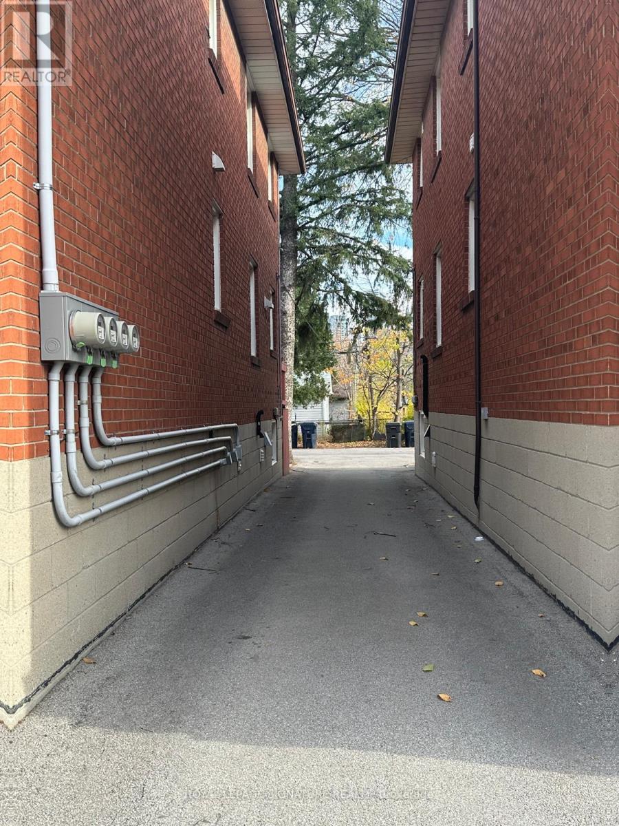 13 Wesley Street, Toronto, Ontario  M8Y 2W4 - Photo 17 - W12463721