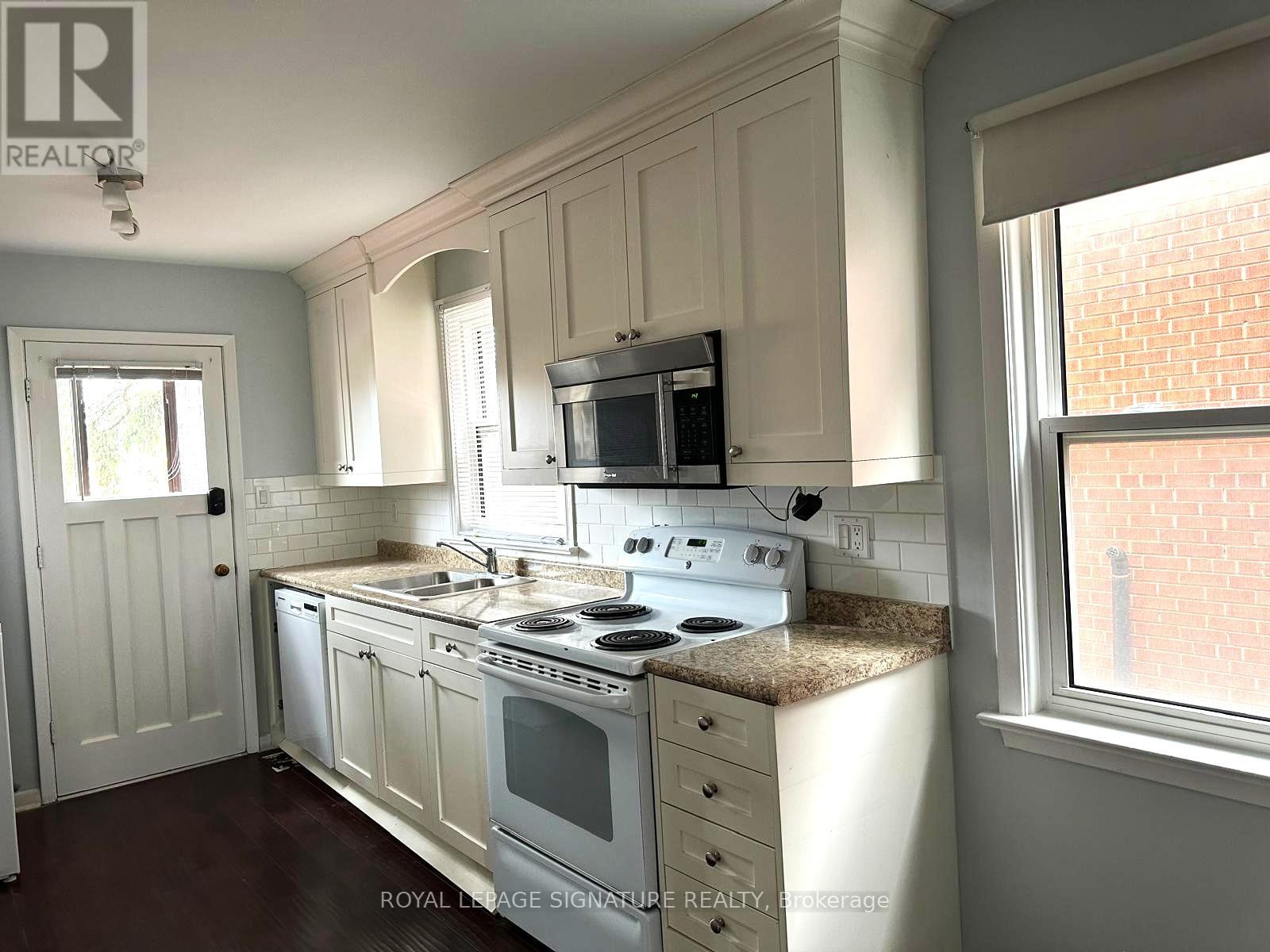 13 Wesley Street, Toronto, Ontario  M8Y 2W4 - Photo 9 - W12463721
