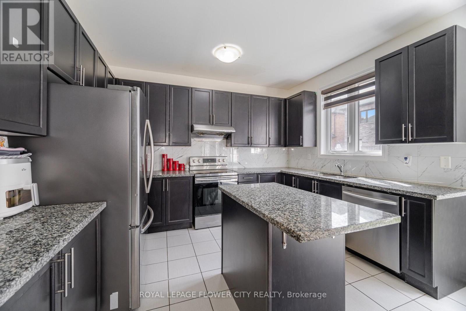 31 O'connor Crescent, Brampton, Ontario  L7A 5A6 - Photo 15 - W12463733