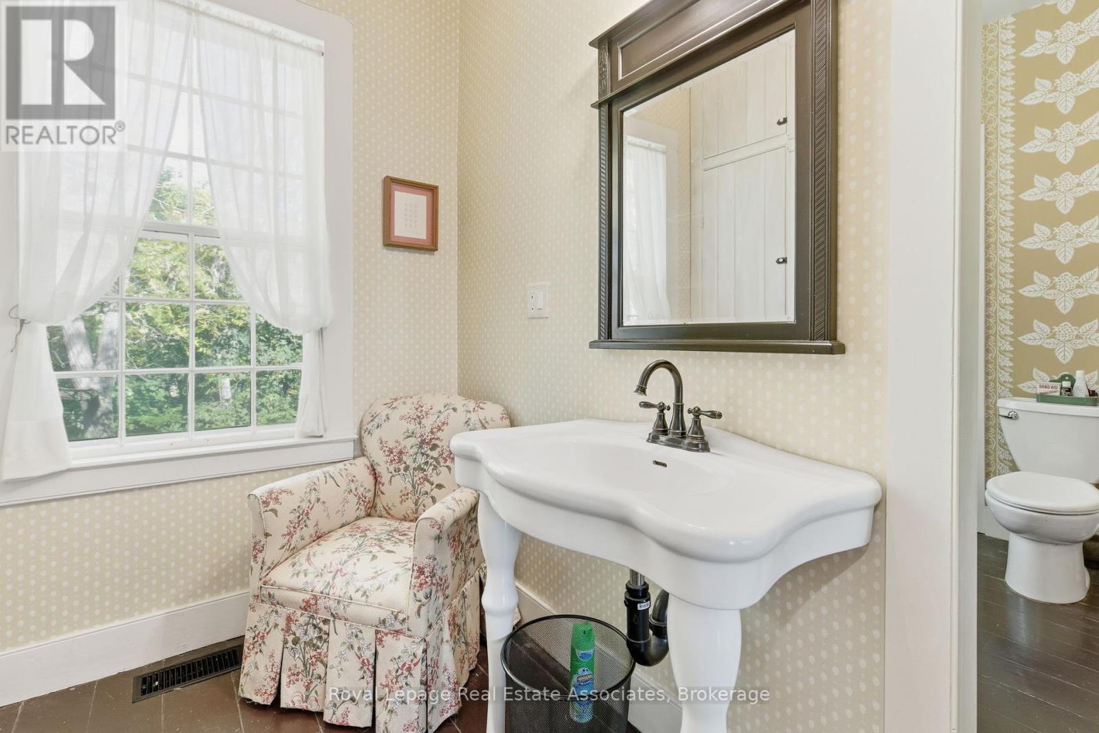 52 Grand River Street S, Brant, Ontario  N3L 2B4 - Photo 32 - X12463206
