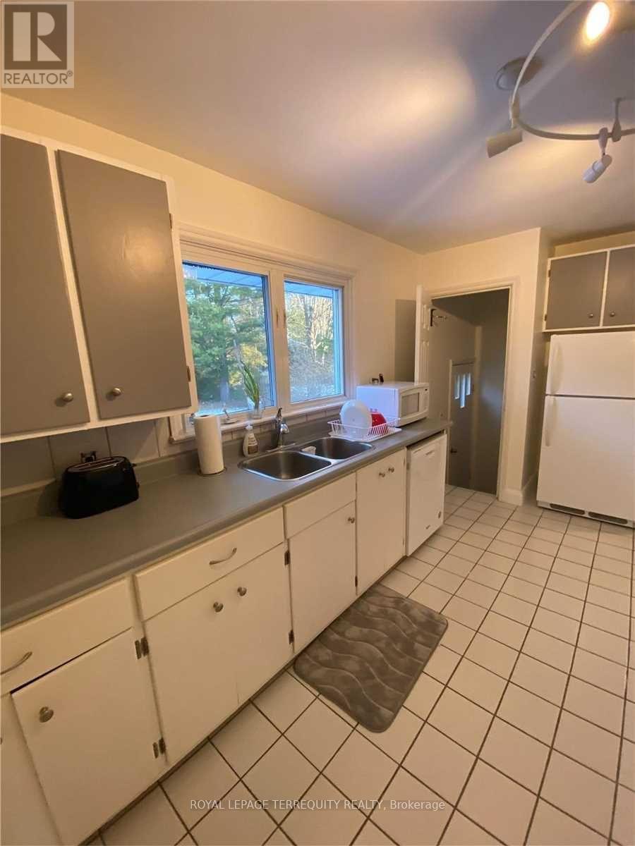 42 Brook Road S, Cobourg, Ontario  K9A 4G1 - Photo 5 - X12463640