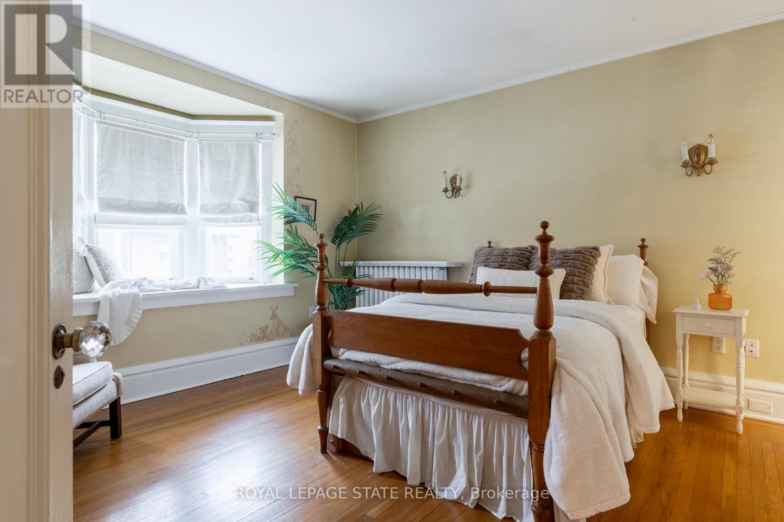 247 Macnab Street S, Hamilton, Ontario  L8P 3E2 - Photo 23 - X12463681